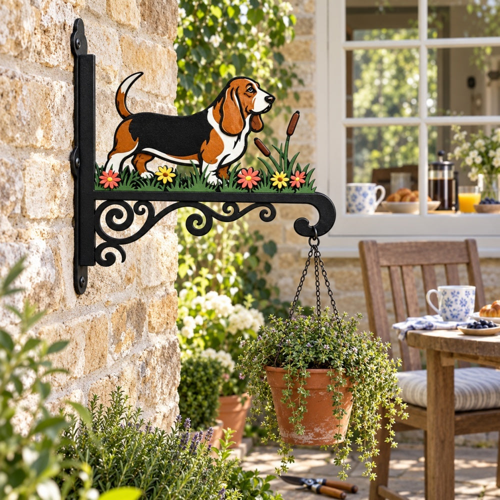 Hanging Basket Bracket – Basset Hound
