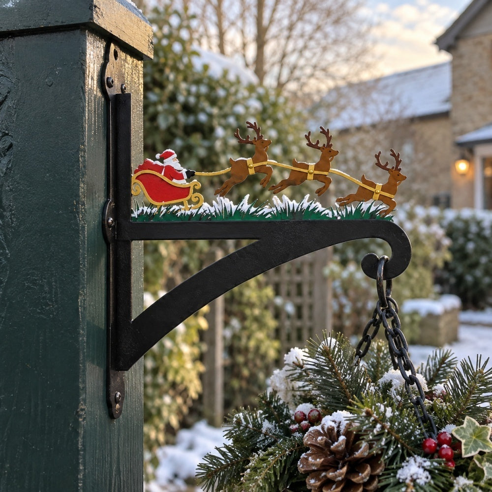 Hanging Basket Bracket – Santa Sleigh and Reindeer